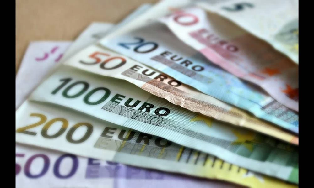 Έρχεται Χριστουγεννιάτικος μποναμάς ! Μέρισμα έως 900 ευρώ - Ποιοι οι δικαιούχοι